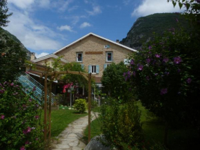 Отель La petite auberge de niaux  Ньо